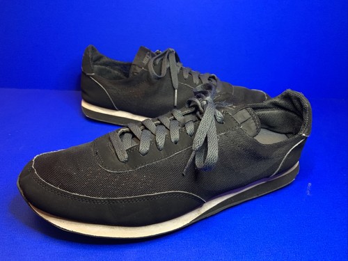 black trainers size 7.5