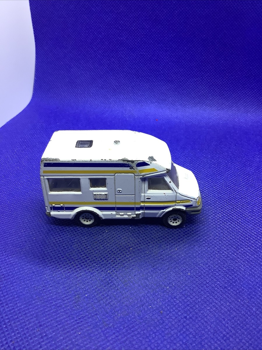 New Siku #1022 IVECO- Wohnmobil Dormobile Camping Car 1/64 White