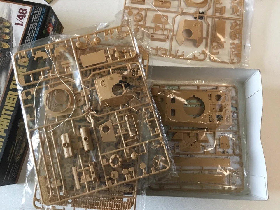 TAMIYA 1/48 Panther G + Aber + Bonus - Immagine 2 di 3