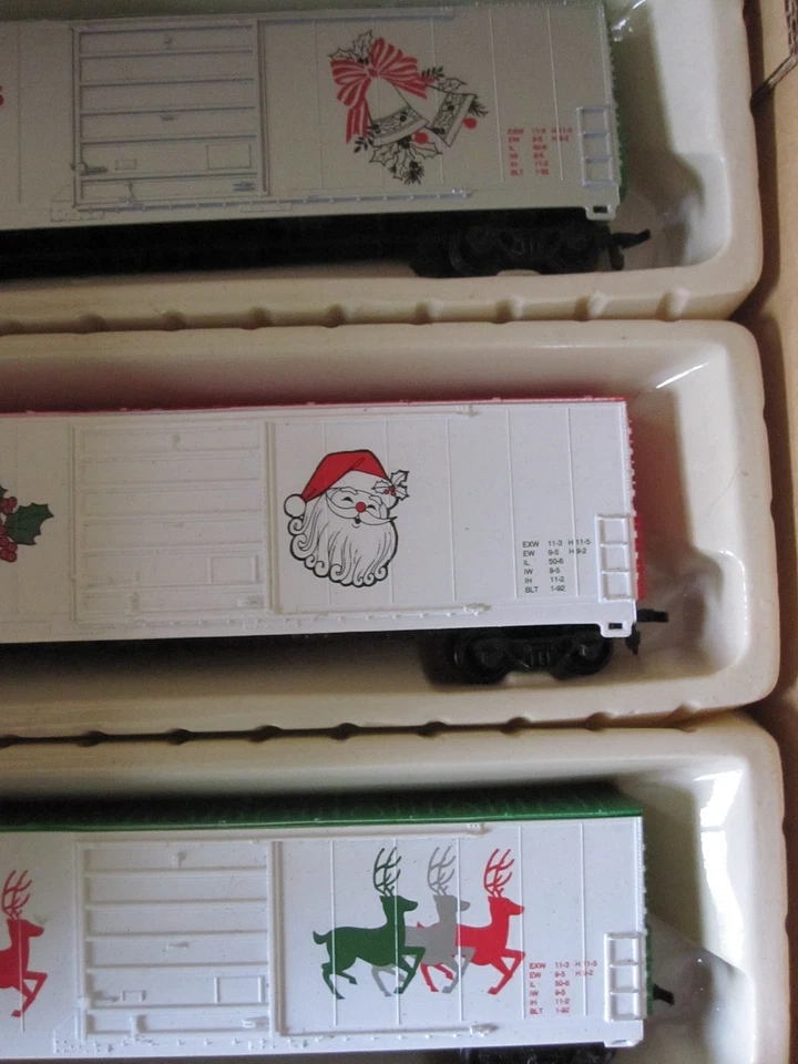 3 VINTAGE LIFELIKE HO GUAGE CHRISTMAS REINDEER SANTA BOXCAR NEW IN BOX FREE SHIP - Image 3 of 4