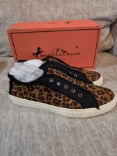 Montana West Womens Leopard Print Sneakers Size 10