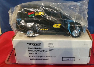 Autographed Kyle Petty #42 Mello Yello Bank ERTL Diecast 1950 Panel Truck NIB