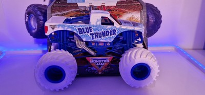 Monster Jam Monster Truck Blue Thunder  1:24