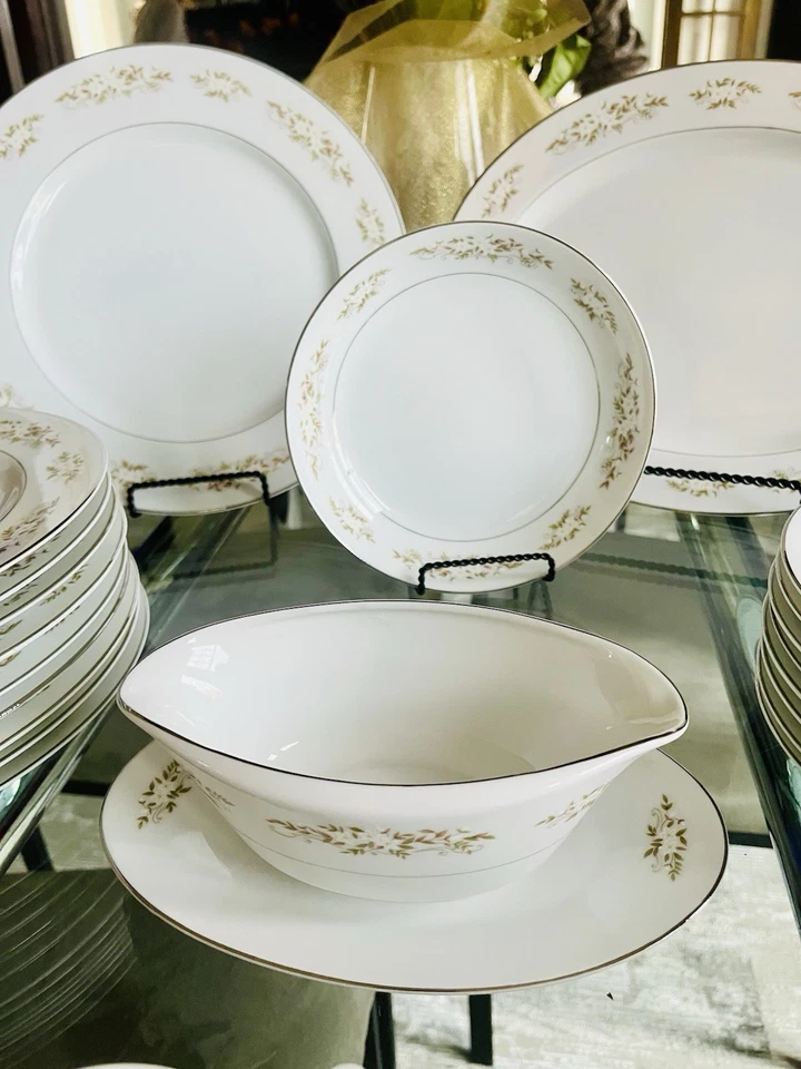 VINTAGE 65pc SPRINGTIME Fine China Set for 8-9 International Silver #326 - Image 4 of 4