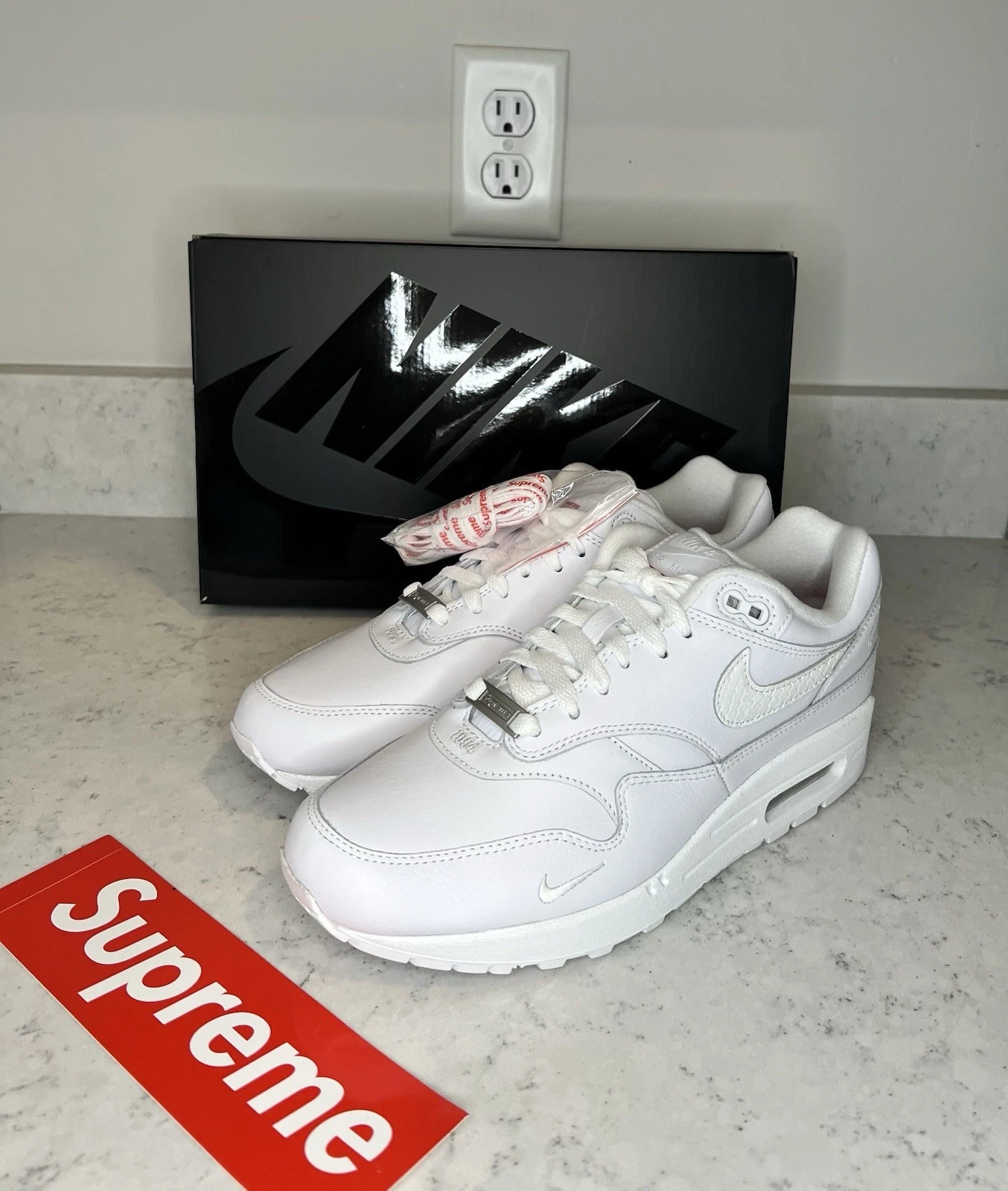 Supreme x Nike Air Max 1
