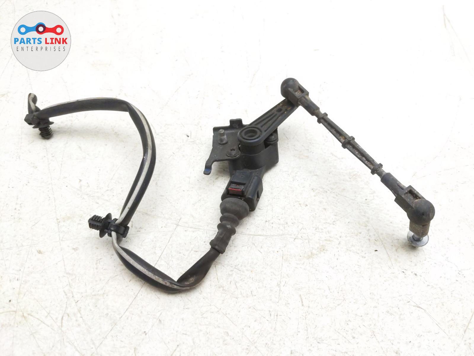 2016-20 BENTLEY BENTAYGA REAR LEFT AIR SUSPENSION HEADLIGHT HEIGHT LEVEL SENSOR
