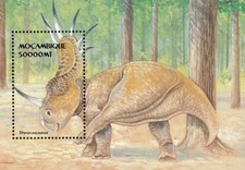 Mozambique 2002 - Dinosaurs - Souvenir Stamp Sheet - Scott #1567 - MNH