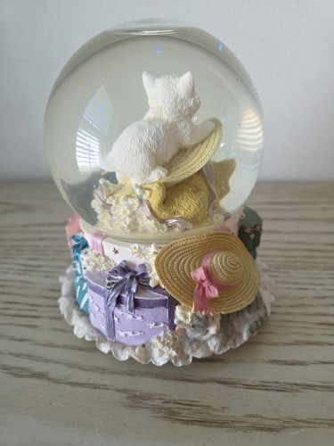 Vintage San Francisco Music Box Company Musical Snow Globe "Kittens And Hats" - Picture 5 of 8