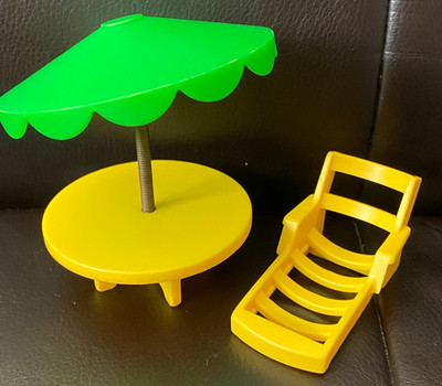 Vintage Fisher Price Little People #2526 Pool Umbrella Table Yellow Lounge Chair
