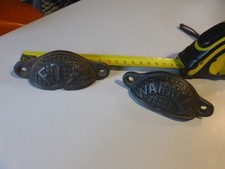 2 poignées  en fonte pour tiroir  10 cm           ancienne Victorian