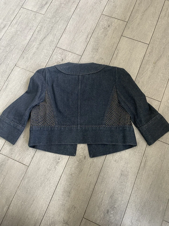 CHAQUETA CORTA VAQUERA DIANE VON FURSTENBERG. Lujo. Chaqueta vaquera. Talla 10 Foto 4 de 4