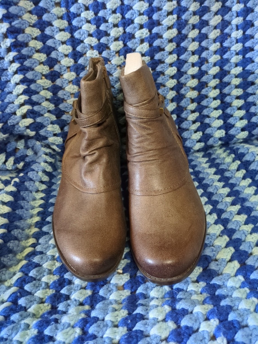 new with tags baretraps Rhapsody boots size 9m