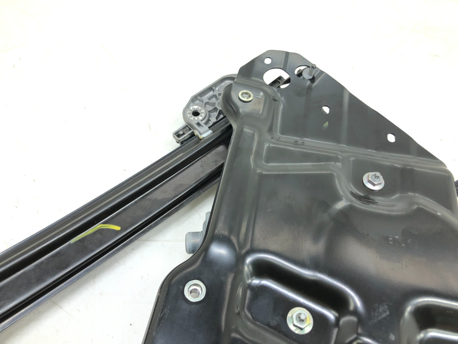 2014-2019 MASERATI GHIBLI RIGHT PASSENGER REAR WINDOW REGULATOR W/ MOTOR OEM.