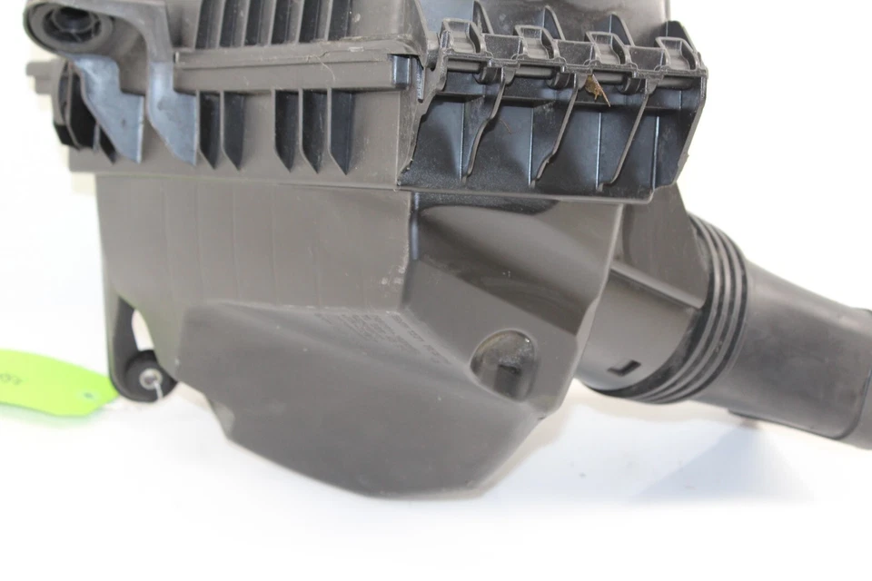 2012-2016 BMW 528i xDrive 2.0l Air Filter Housing Box OEM - Image 4 of 4