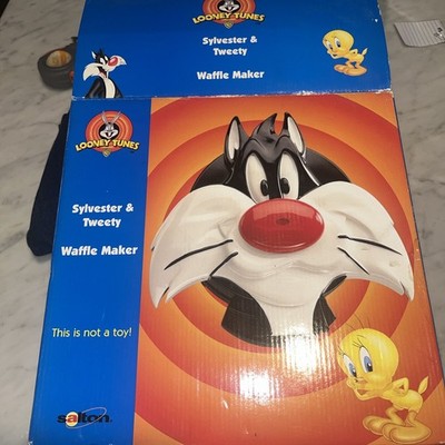 Vintage 1999 Looney Tunes Salton Sylvester & Tweety Waffle Maker WM20LT NOS 