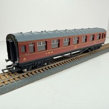 OO Scale Hornby R4130B LMS Composite Coach #4001