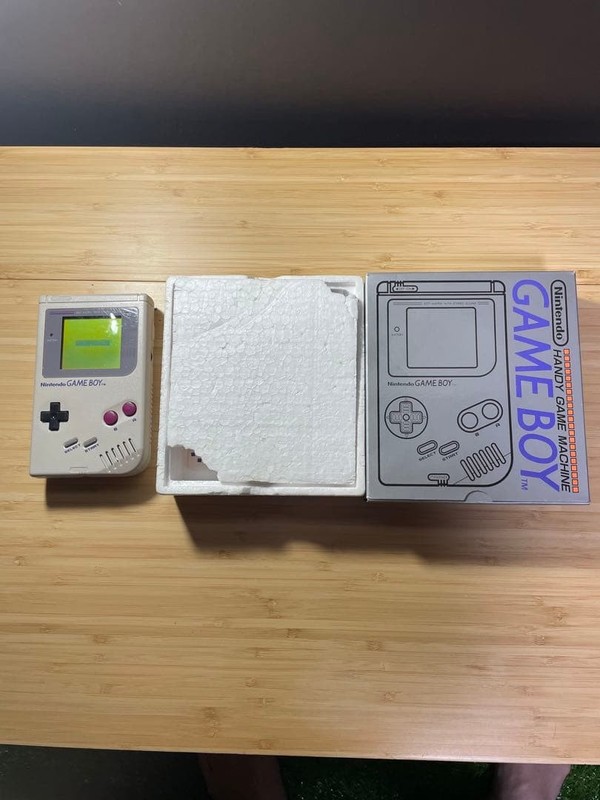 Nintendo GAME BOY DMG-01 Console With Box Original Excellent