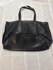 Borsa grande Frye in pelle traforata nera casual bellissima