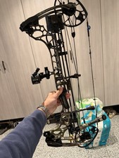 Mathews Triax RH Compound Bow