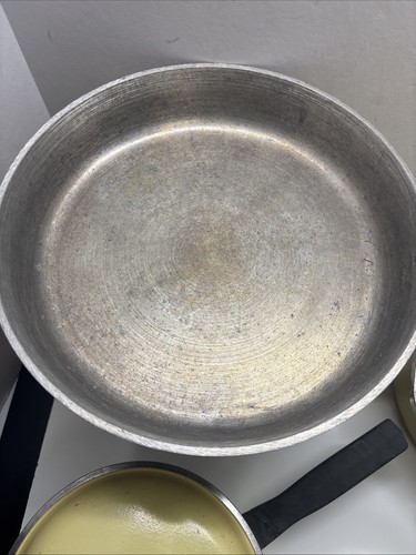 Vtg Club Aluminum Cookware 7pc Set of Pots Pans Dutch Oven w/Lids Harvest Gold - Picture 8 of 12