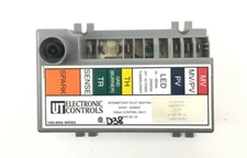 UT ELECTRONIC LH33CZ010 Intermittent Pilot Ignition Module 1003-674A used  #D38