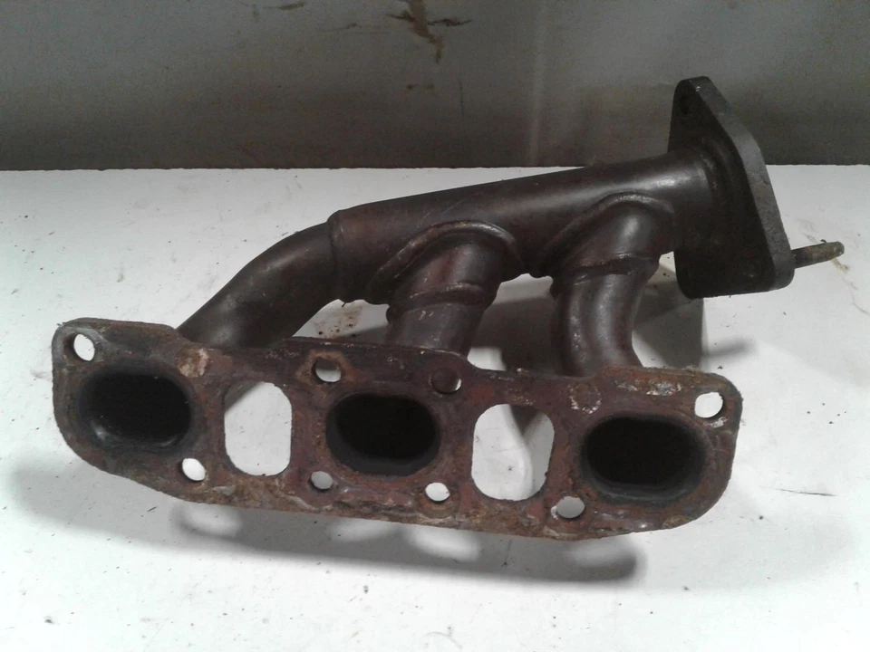 Used Left Exhaust Manifold fits: 2005 Nissan Pathfinder 4.0L 6 cylinder Left Gra - Image 3 of 4