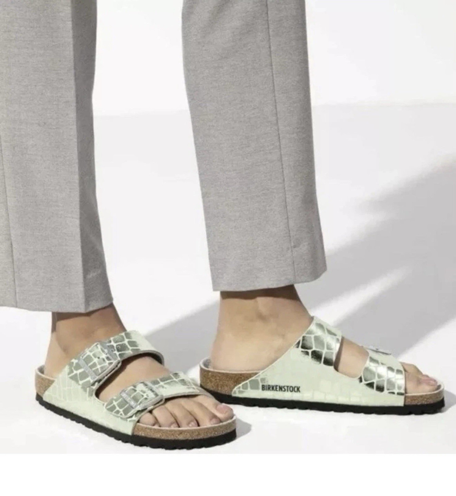 Birkenstock Arizona Gator Gleam Metallic Green Sandals Women’s Size 9 - 40