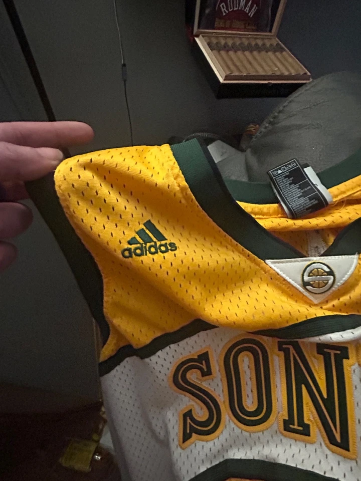 Signed PSA DNA Coa Kevin Durant 2008 Seattle Supersonics Rookie Jersey  - Image 3 of 4