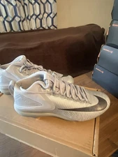 Mens Nike Mike Trout 3 Metal Baseball Cleats Size 10.5