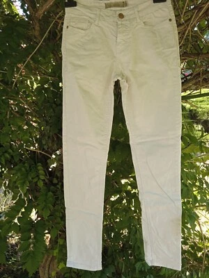 Beau jean blanc S 36 comneuf Pull & Bear (mesures) - Photo 1/4
