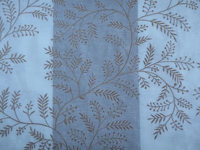 ZOFFANY VORHANGSTOFF ''Dixie Farn'' 3,7 METER KALIKO UND HELL MAUVE BESTICKT