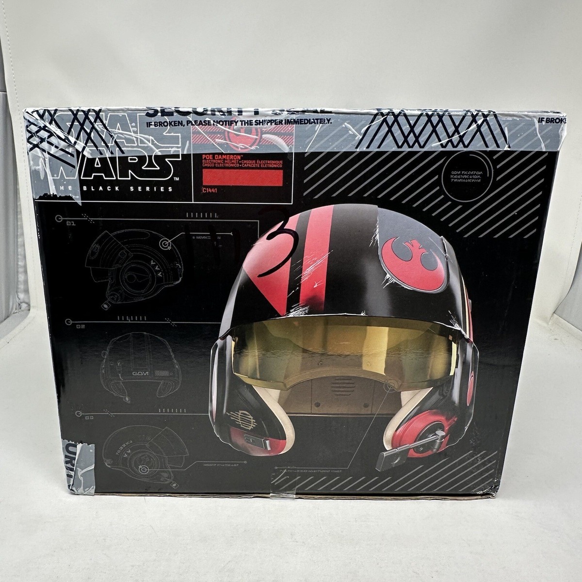 Star Wars The Black Series Poe Dameron Electronic X-Wing Pilot