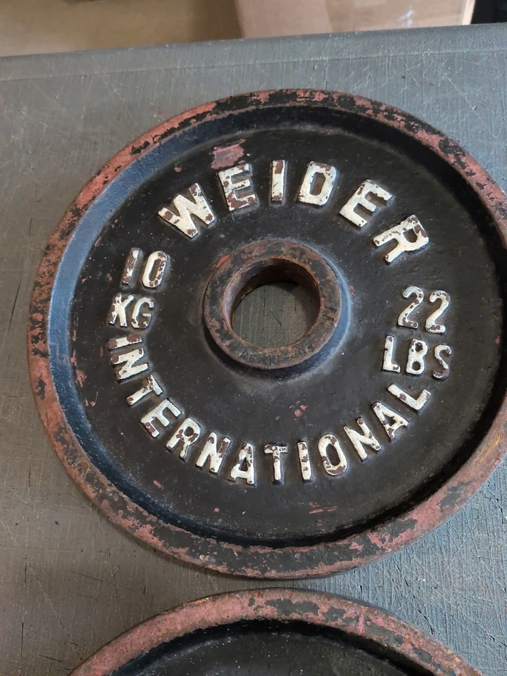 Weider International PAIR of 10kg 22lb Olympic plates Weight vtg 44lbs total - Image 2 of 4