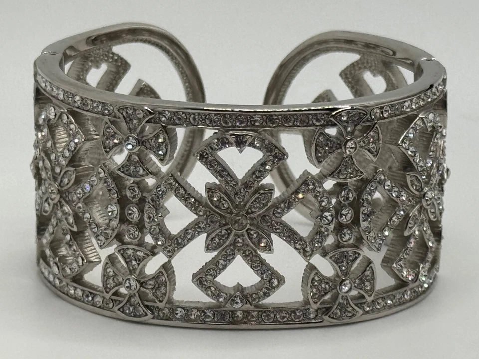 Suzanne Somers 水钻袖口银色铰边手链 — 第 4/4 张图片