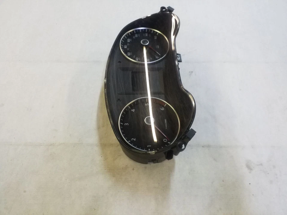 Velocímetro Cluster Sedán MPH - 67 K millas | Se adapta a Volkswagen Jetta 2011-2012 Foto 3 de 4