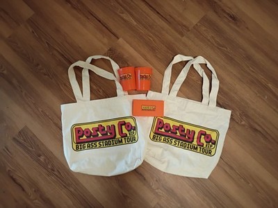 Post Malone Cup Big Ass Staduim Tour  VIP Swag Posty Co, 2 Cups, 2 Bags, Box Set