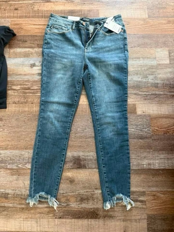 Judy Women's Blue Jeans Size 11 /30