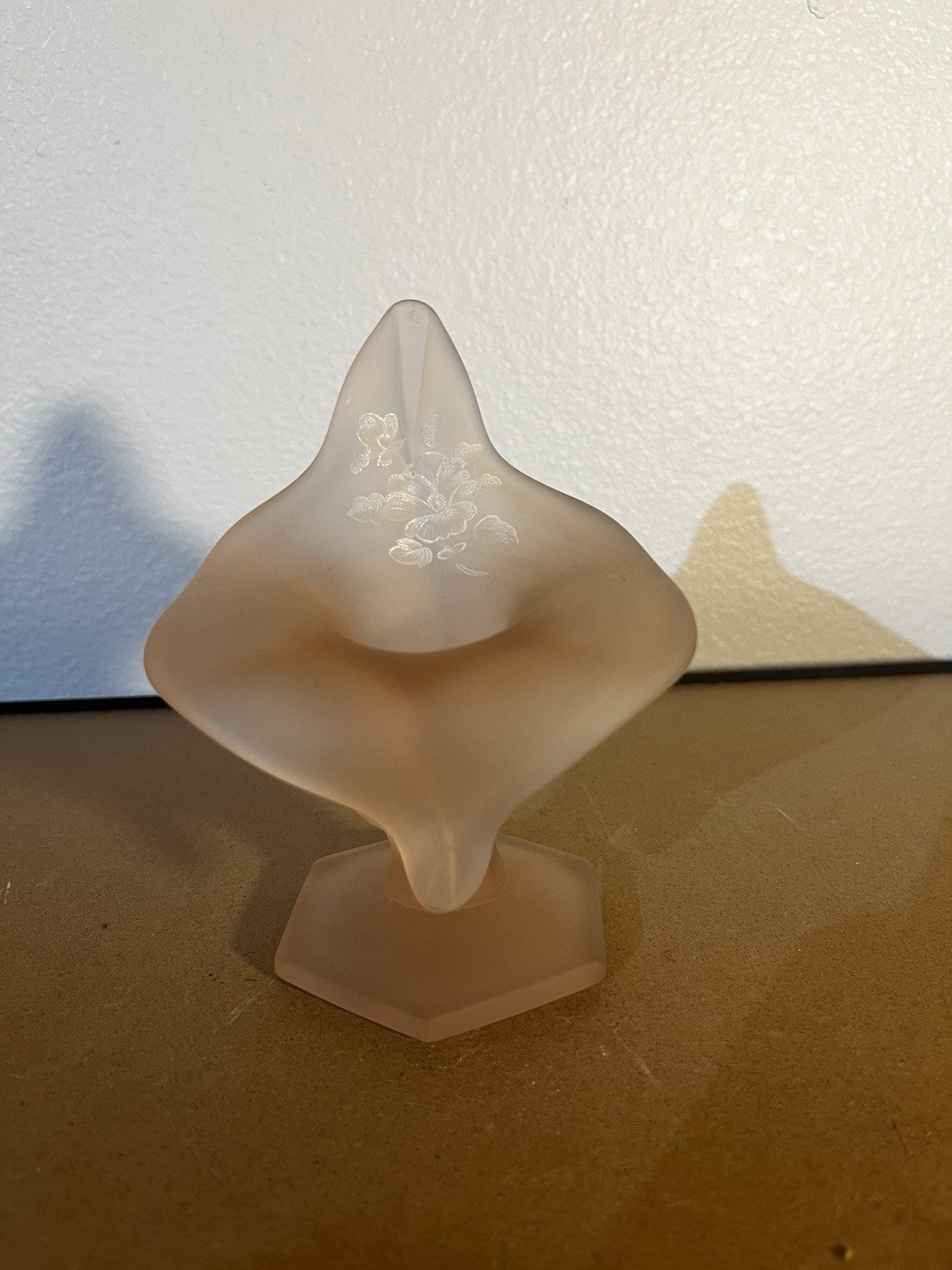 Elegant Westmoreland Art Glass Jack in Pulpit Vase in Rose Pink Frosted Mist