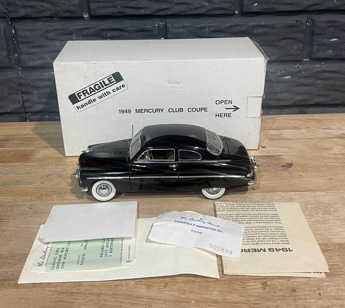 Auto World 1949 マーキュリーエイトクーペ 1:18スケール マーキュリー