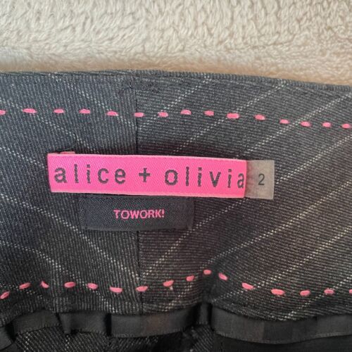 Alice + Olivia Women Pants 2 (29x31) Grey Striped Straight Leg Trouser Designer - Picture 2 of 11