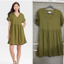 Women’s target universal thread Olive Linen blend Dress Size Medium Pockets