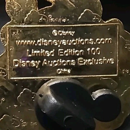 Disney Auctions Pin LE 100 Christmas 2003 Presents Dopey Snow White 27493 - Image 3 of 3