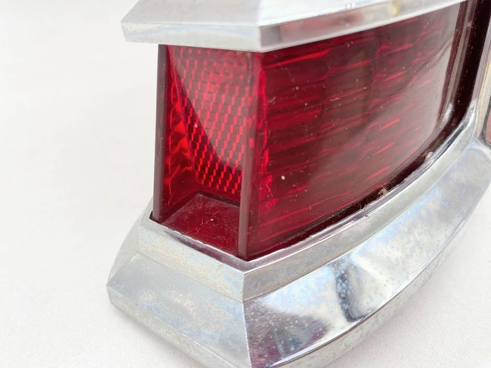 1969 Lincoln Continental Mark III 3 Complete Tail Light Assembly Left or Right - Image 4 of 4