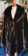 Stylish Portrait Brown Faux Fur Coat , Chevron Texture Sz 14 / L Excellent Cond