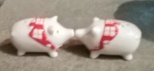 Adorable Pier 1 White Pigs w/Red Bandanas Salt & Pepper Shakers Mint  Condition 