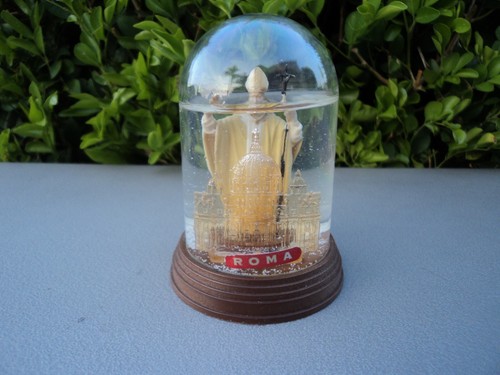 Vintage Roma Snow Globe Pope and St. Peter's Basilica Made in Italy