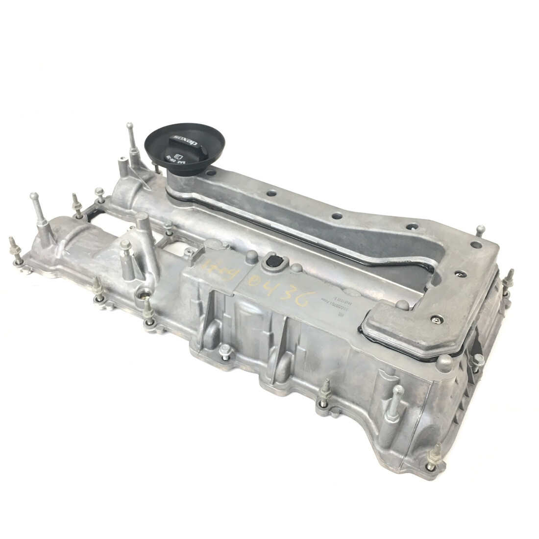 Genuine Chevrolet Malibu 1.8L HYBRID Camshaft Valve Cover w/ Bolts eBay