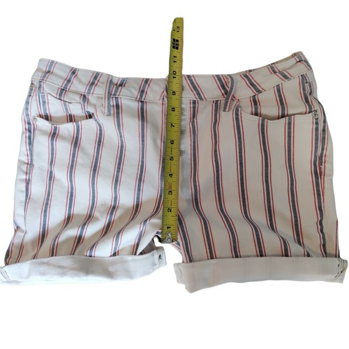 Old Navy Woman's Sz 14 White Button Front Shorts with Red and Blue Stripes - Picture 5 of 7