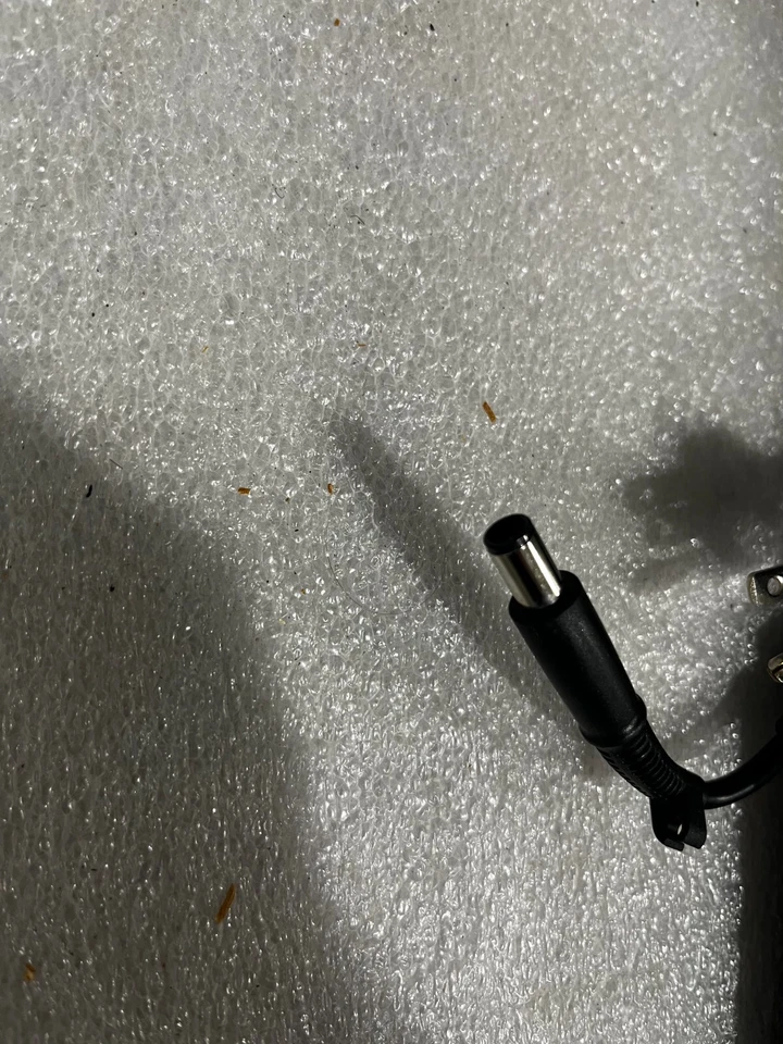 Genuine HP 19.5V 6.15A 120W Laptop Charger AC Adapter Power Supply w/ Power - Image 3 of 4