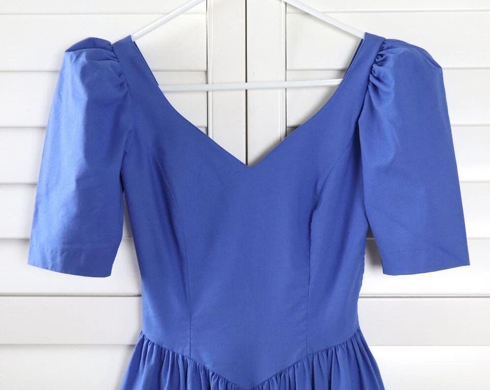 Maxi Vestido LAURA ASHLEY Vintage Lazo Espalda Línea A Cintura Fruncida Talla US 6 Foto 2 de 4